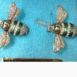 ISO these Juicy Couture Bee Hair Clip jewelry